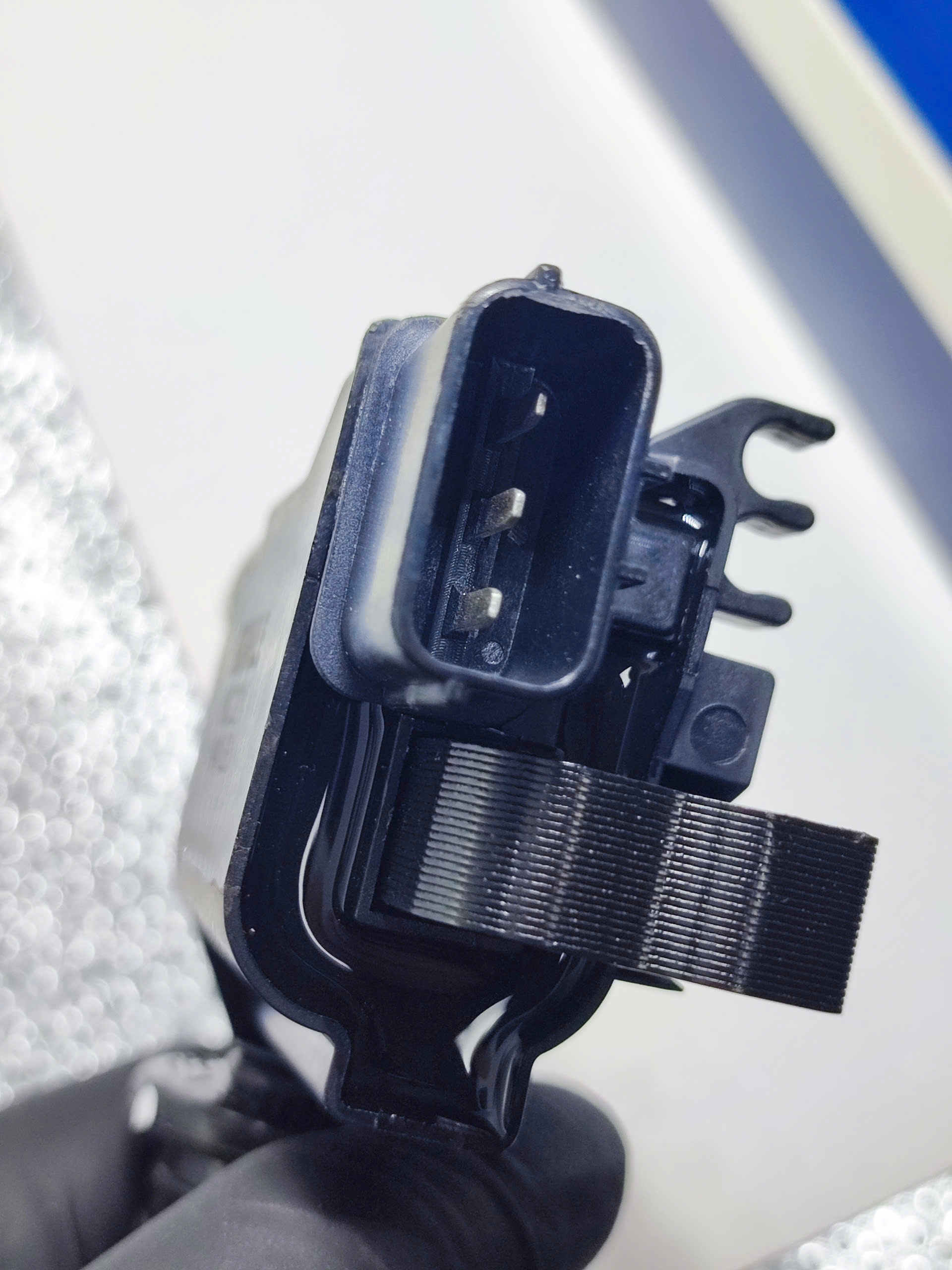 MAHLE MOBIN MIC221 Ma*da 323 626 Premacy Protegé OEM FFY118100 MAHLE MOBIN MIC221 Ma*da 323 626 Premacy Protegé